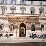 Adorable Flat By Barberini Trevi Fountain