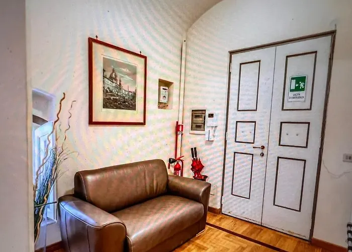 Adorable Flat By Barberini Trevi Fountain