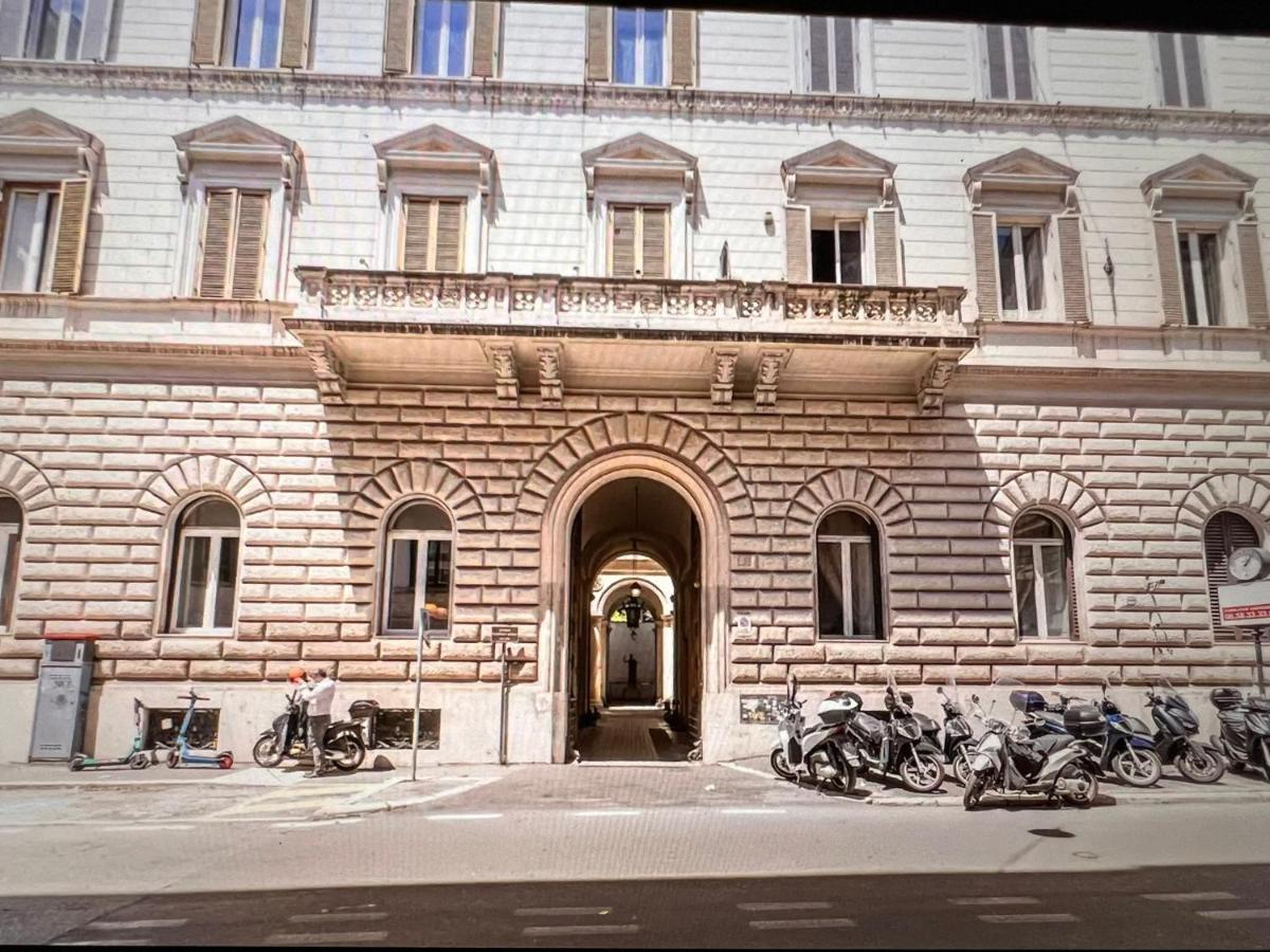 Adorable Flat By Barberini Trevi Fountain Apartment *