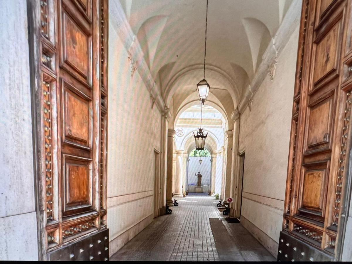 Adorable Flat By Barberini Trevi Fountain Apartment Rom