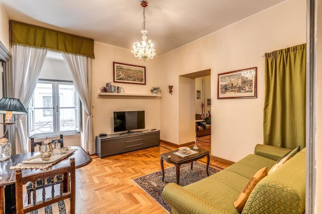 Apartment Adorable Flat By Barberini Trevi Fountain Rom