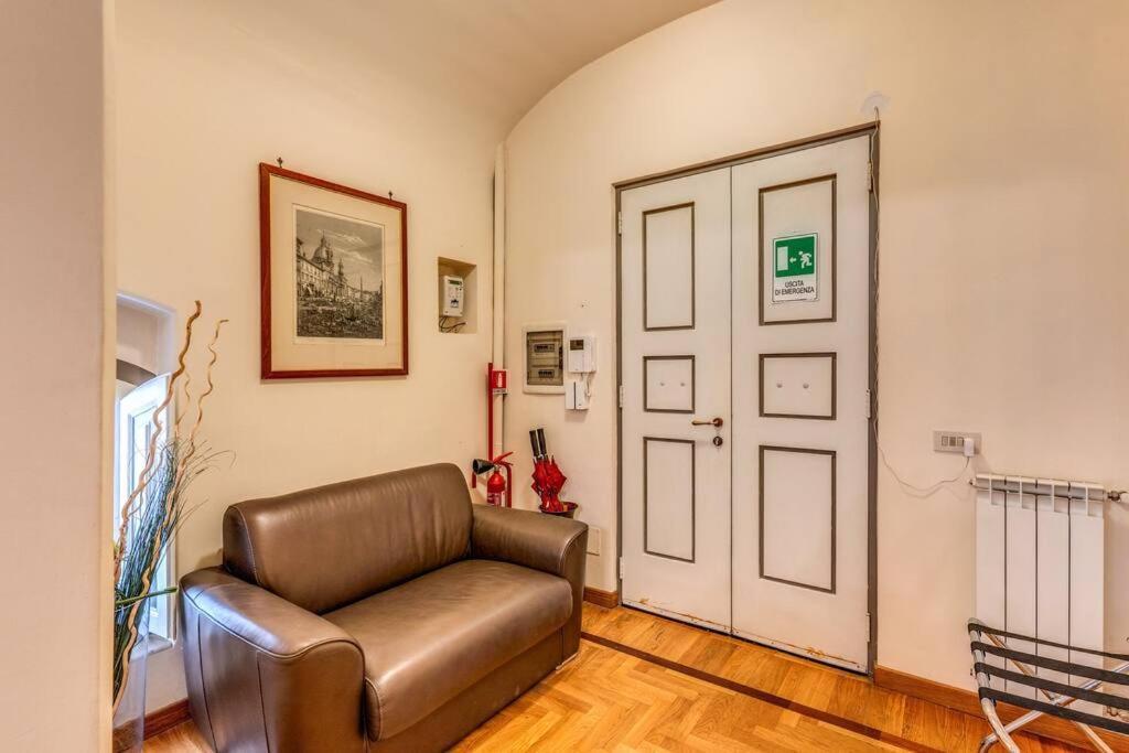 Adorable Flat By Barberini Trevi Fountain Apartment
