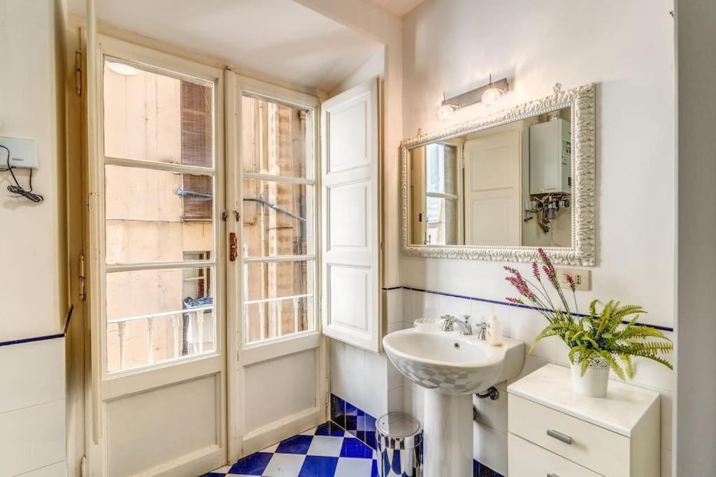 Adorable Flat By Barberini Trevi Fountain * Rom