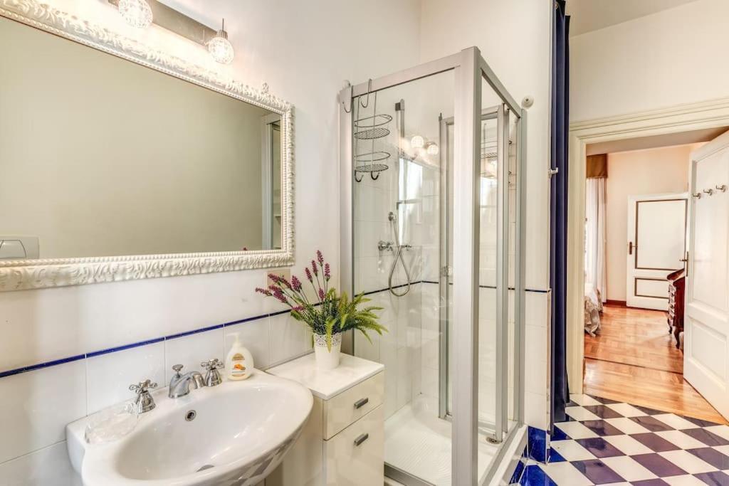 Adorable Flat By Barberini Trevi Fountain Rom