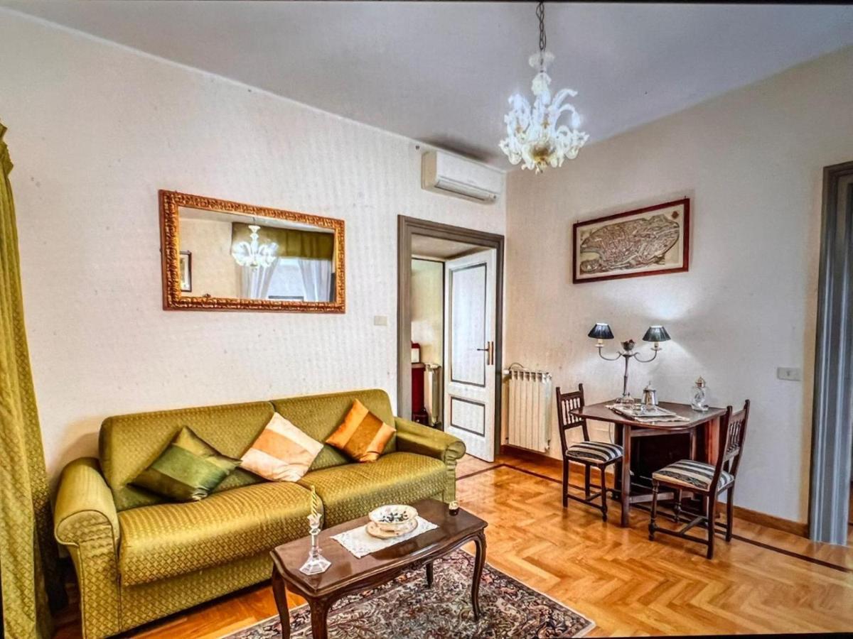 Lägenhet Adorable Flat By Barberini Trevi Fountain *