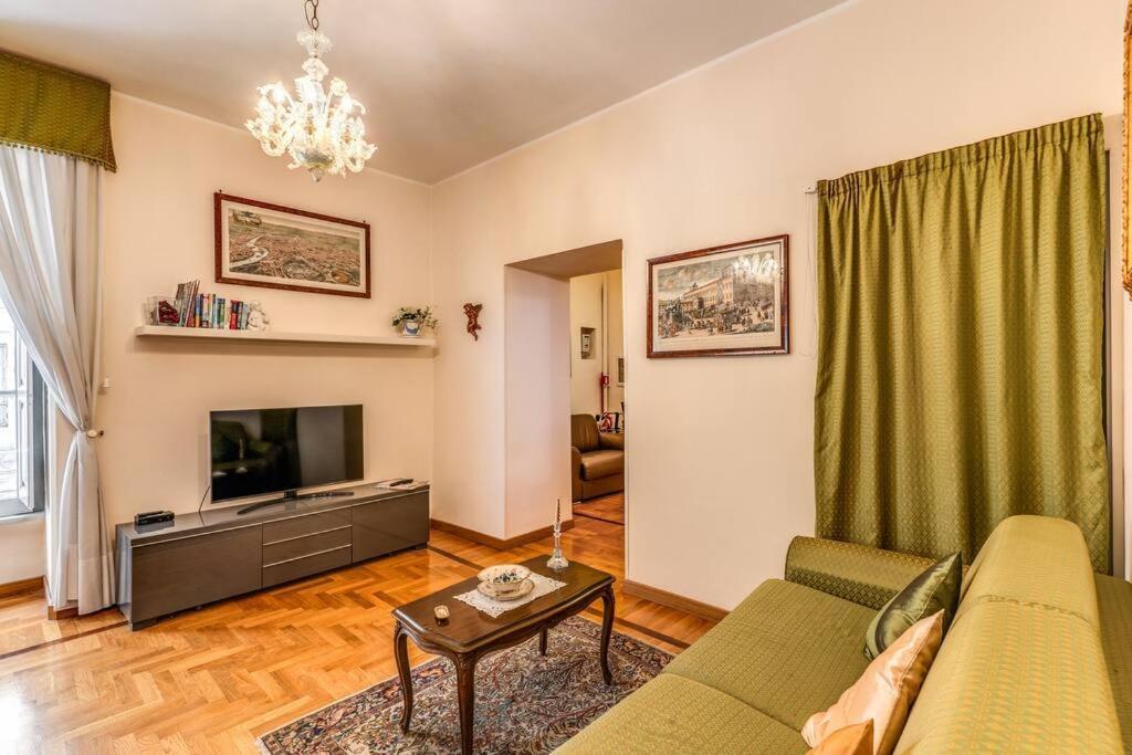 Adorable Flat By Barberini Trevi Fountain Lägenhet Rom